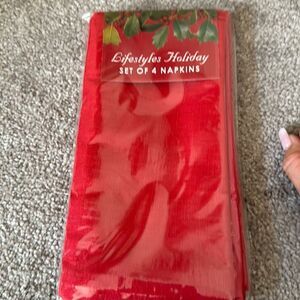 Lifestyles Holiday Set of Four Napkins!